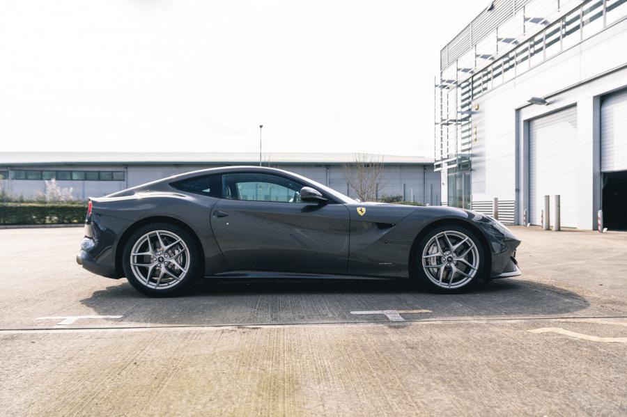  Ferrari F12berlinetta 2014 года  (UK) (фото 211 из 276)